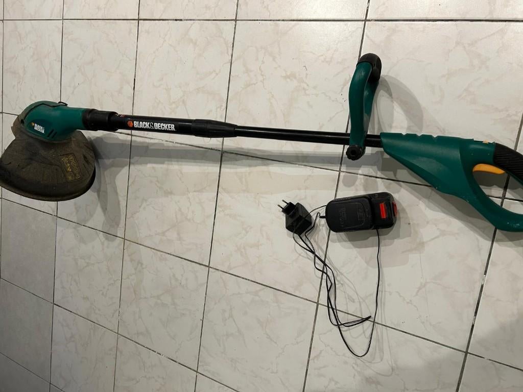 KANTENMAAIER, Tuin en Terras, Grastrimmers, Ophalen, Accu, Zo goed als nieuw, Black&decker