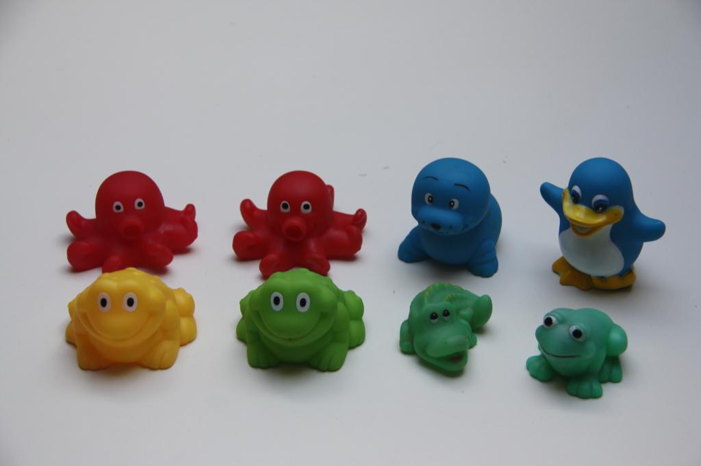 Badspeelgoed poppetjes 8 stuks * creatief item, Ophalen of Verzenden, Gebruikt