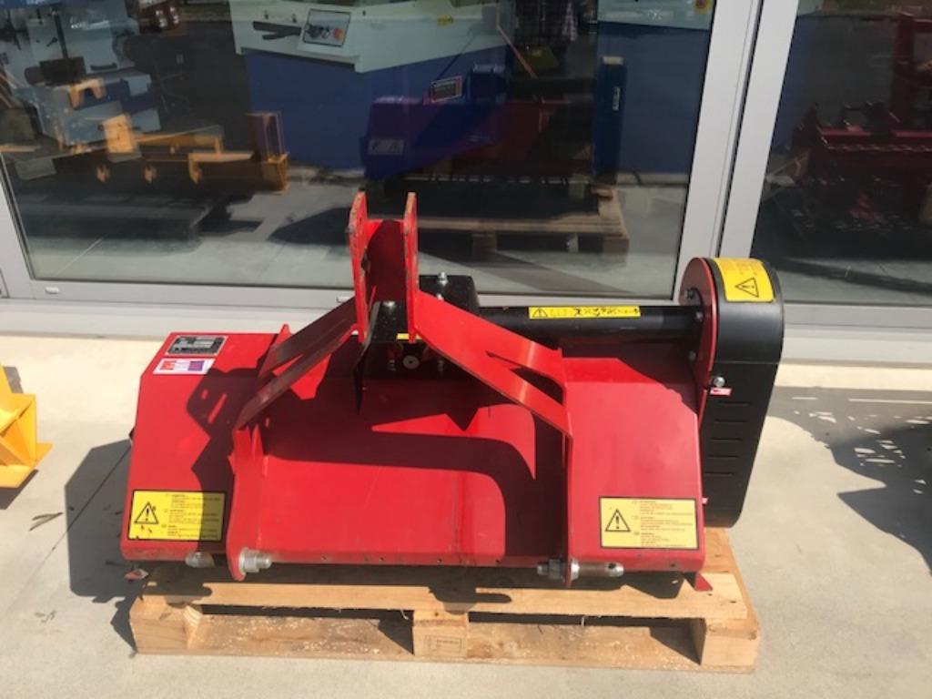 tondeuse à fleaux 115 cm pour tracteur, Zakelijke goederen, Machines en Bouw | Tuin, Park en Bosbouw, Hakselaar, Ophalen