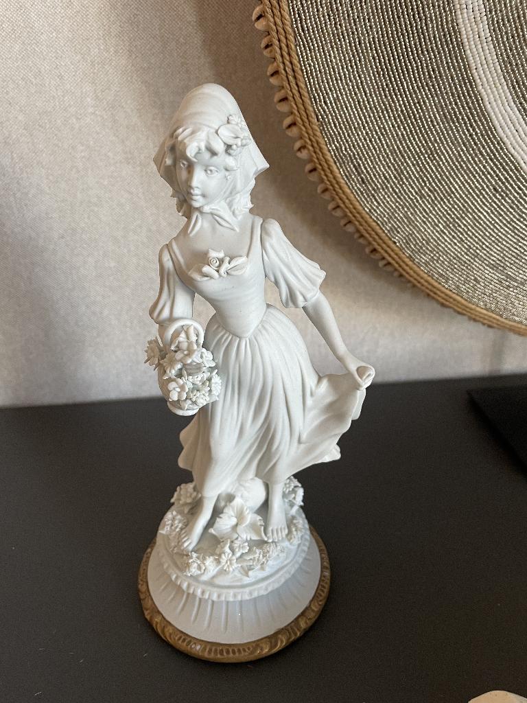 Capodimonte beeldje Ester, Ophalen of Verzenden, Zo goed als nieuw