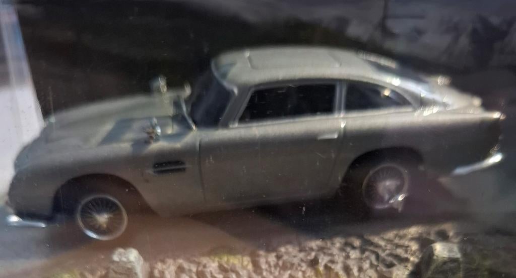 Aston Martin DB5 1/43, Enlèvement ou Envoi