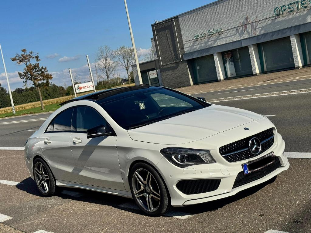 CLA 220 cdi Automaat AMG SPORT Mercedes Benz, Auto's, 1525 kg, 4 cilinders, Wit, 120 kW