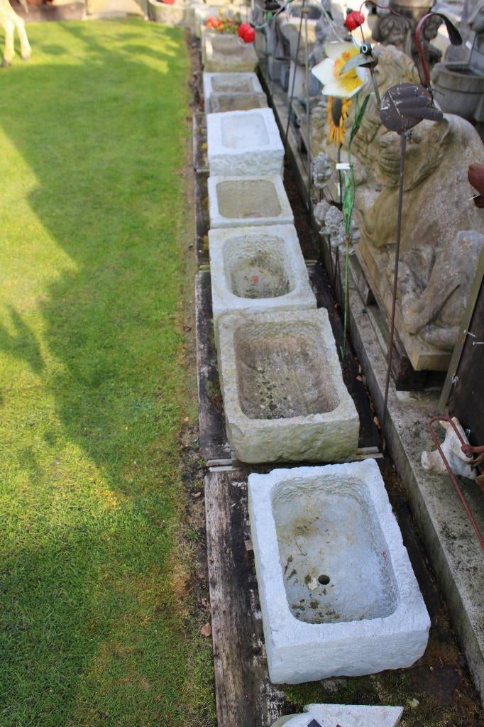 bac ou auge en pierre , jardinière ,voir photos !, Jardin & Terrasse, Moins de 30 cm, Pierre, Enlèvement, Utilisé