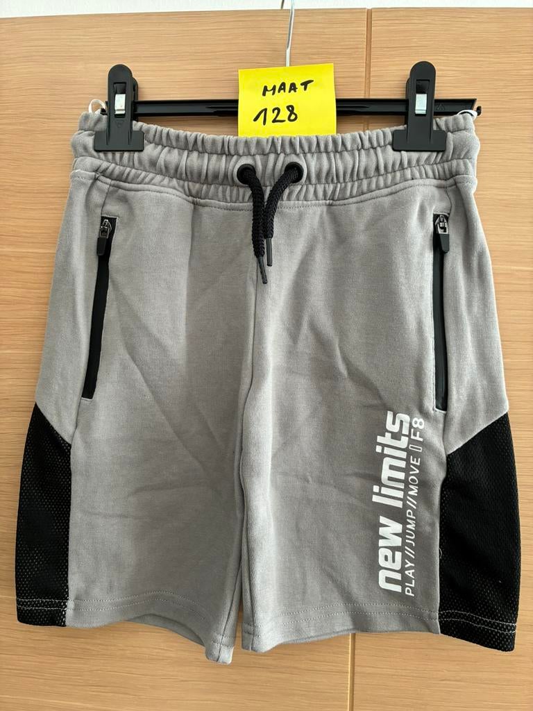 5 jongens shorten maat 128 sweat stof 15€, Ophalen