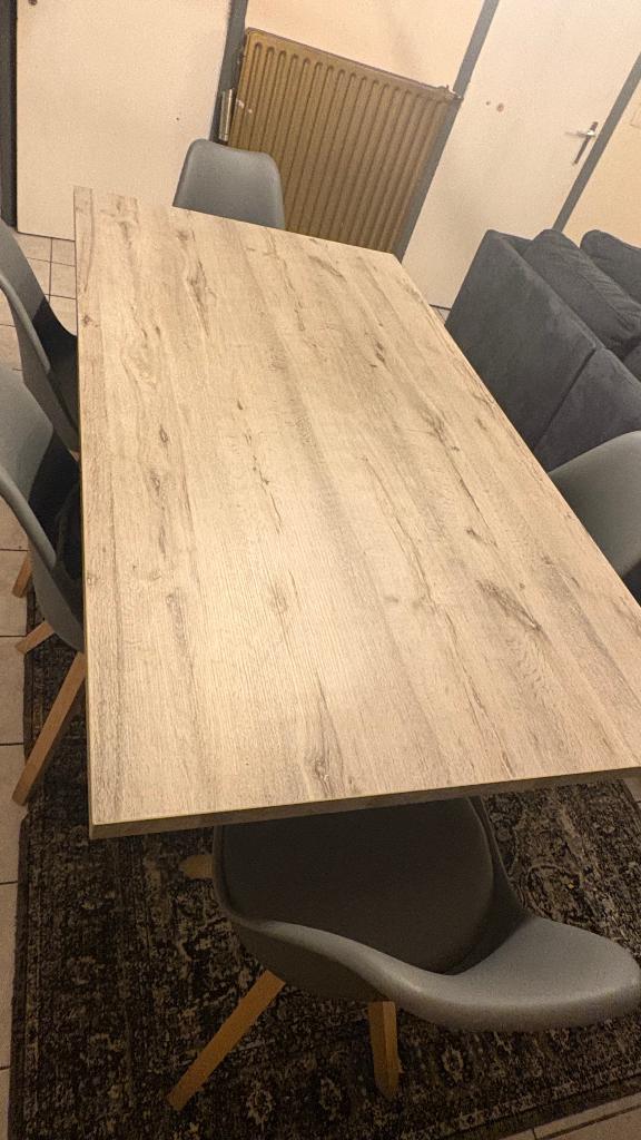 Table set and with chairs, Enlèvement, Utilisé