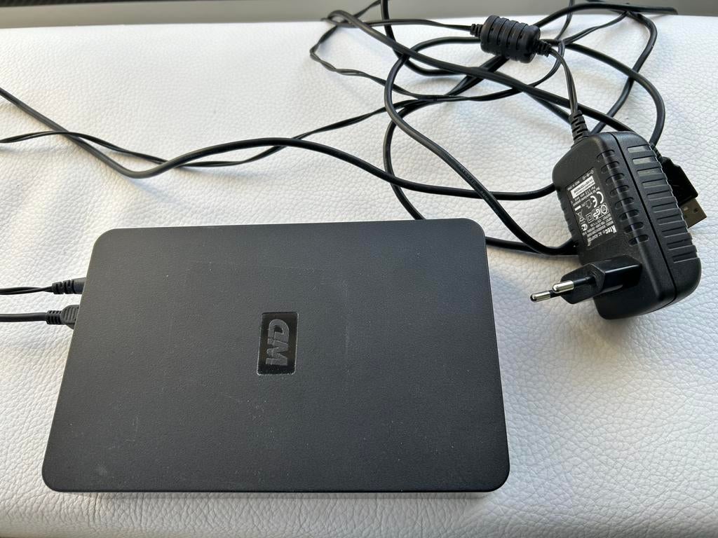 Modèle Western Digital (WD) : WDBAAU0020HBK-01 2 To, Informatique & Logiciels, Disques durs, Enlèvement ou Envoi, Utilisé