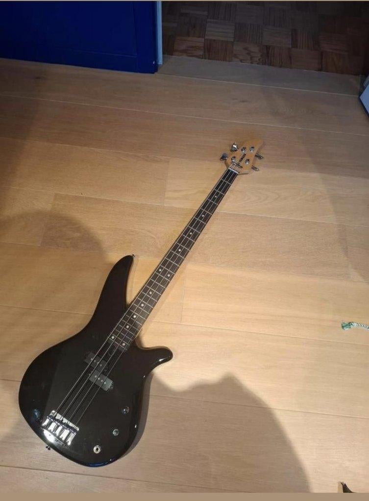 Yamaha Bass zgan (koop/ruil), Muziek en Instrumenten, Snaarinstrumenten | Gitaren | Bas, Zo goed als nieuw, Elektrisch, Ophalen of Verzenden