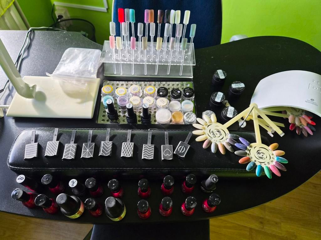 Verschillende nagelproducten, Handtassen en Accessoires, Uiterlijk | Cosmetica en Make-up, Handen en Nagels, Ophalen