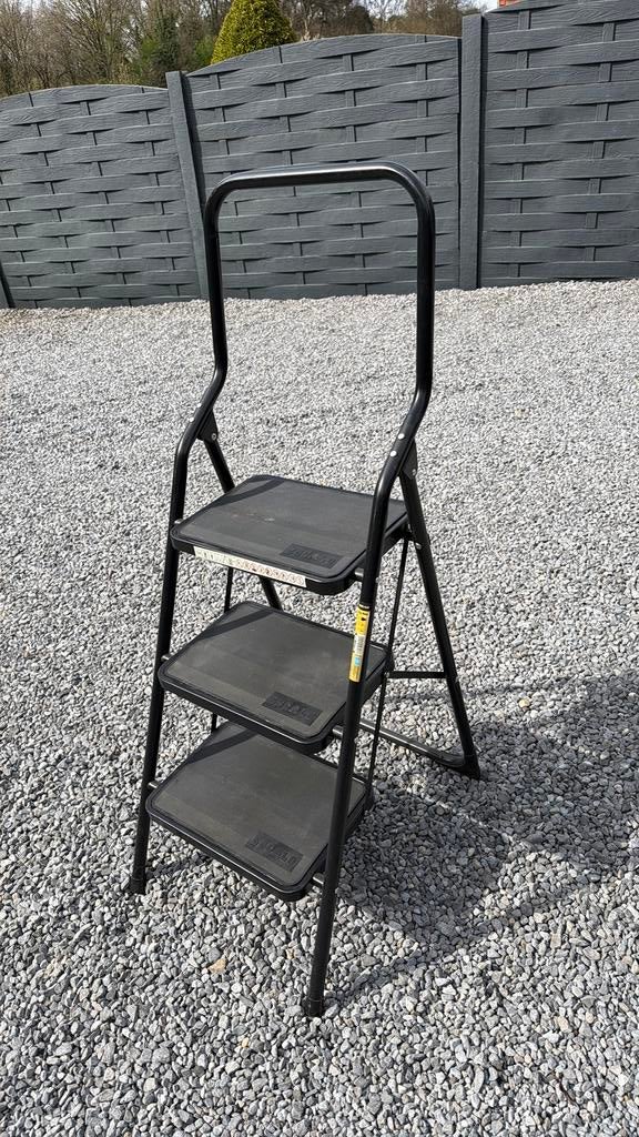 Échelle robuste à trois marches, Bricolage & Construction, Échelles & Escaliers, Enlèvement, Comme neuf, Échelle