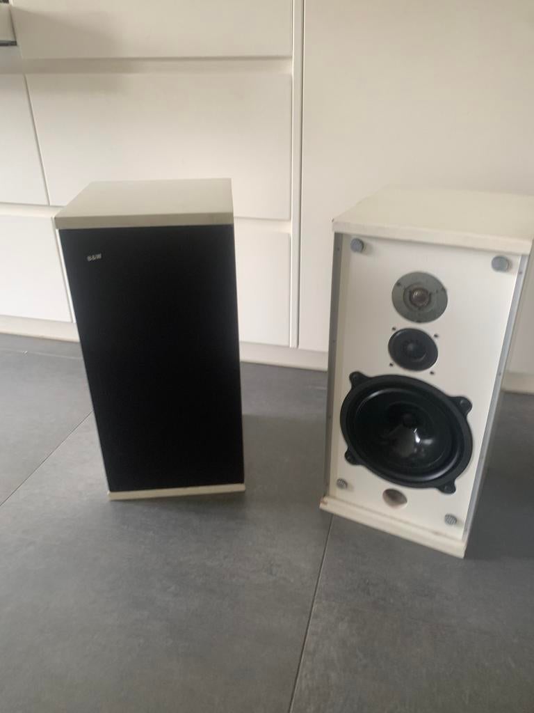 B&W luidsprekers, Enlèvement, Utilisé