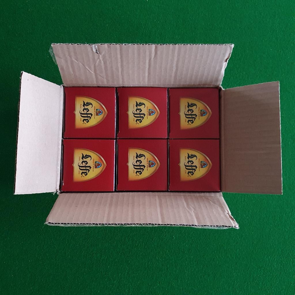 Doosje Leffe kerstbier glaasjes., Verzamelen, Biermerken, Ophalen of Verzenden, Nieuw, Glas of Glazen, Leffe