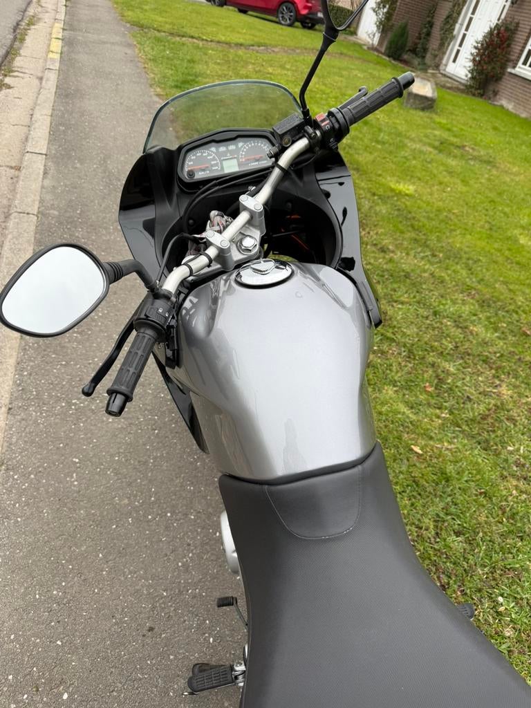 Honda XLV 125 Varadero, 2 cilinders, Particulier, 125 cc, Toermotor