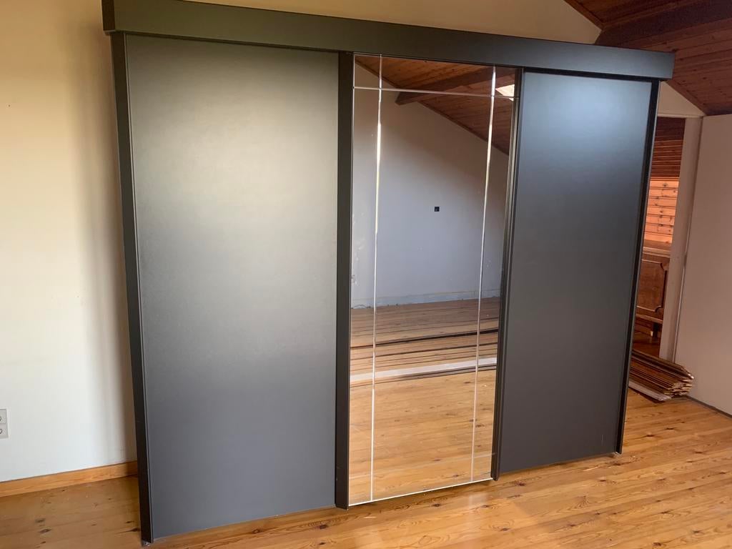 Houten kleerkast met schuifdeuren en spiegel, Ophalen, Overige materialen, Met deur(en), 200 cm of meer