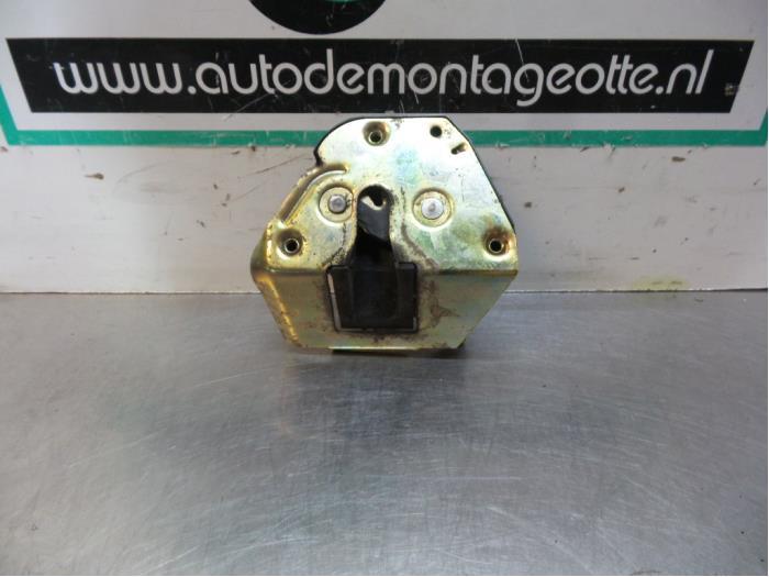 Serrure porte coulissante gauche d'un Peugeot 807 (807 02-), -, 3 mois de garantie, Utilisé, -