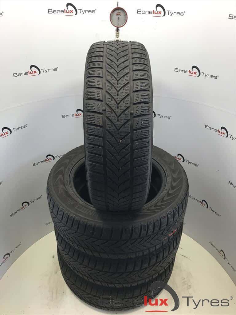 winter 205/60R16 92H Vredestein Snow 2 205/60 R16 205/60/16, Auto-onderdelen, Banden en Velgen, Band(en), Winterbanden, 16 inch