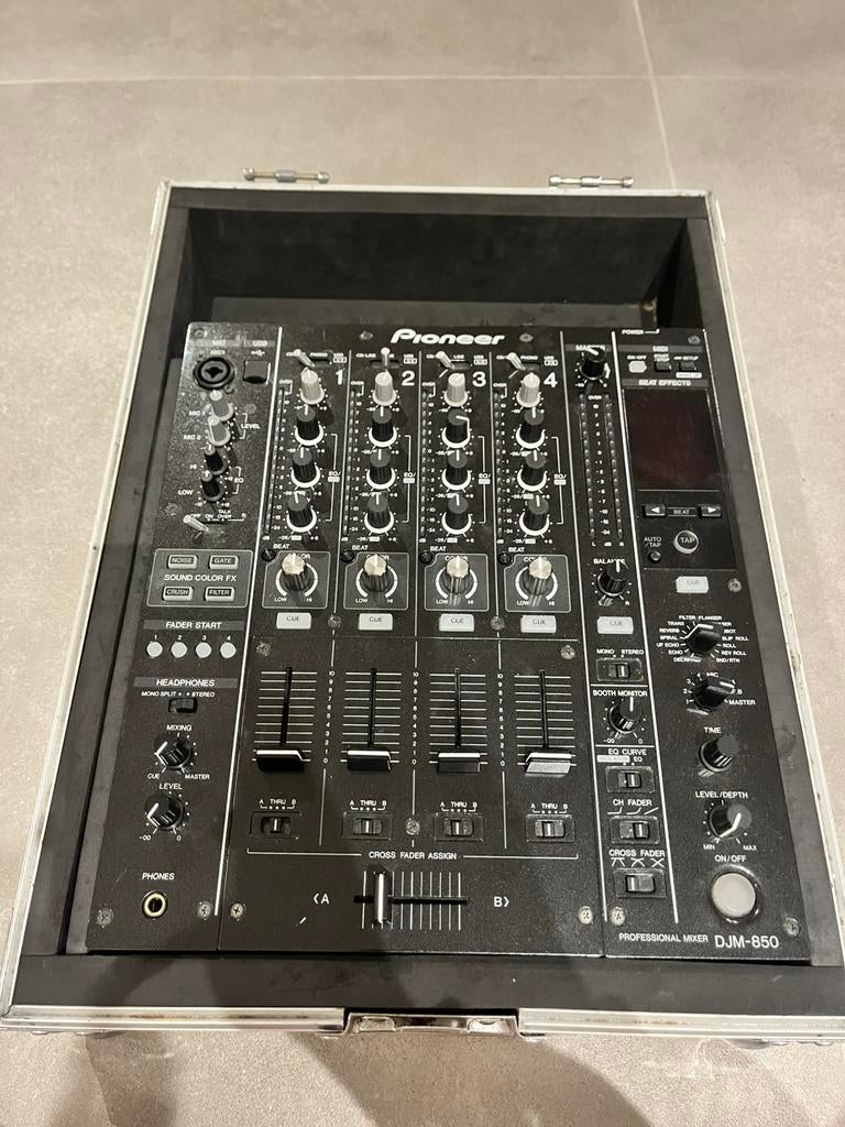 Pioneer DJM-850 mixer + flightcase en decksaver, Ophalen, Gebruikt, Minder dan 5 kanalen, Microfooningang