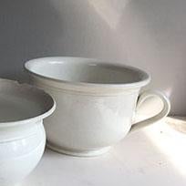 Vase de nuit en faïence blanche, Enlèvement