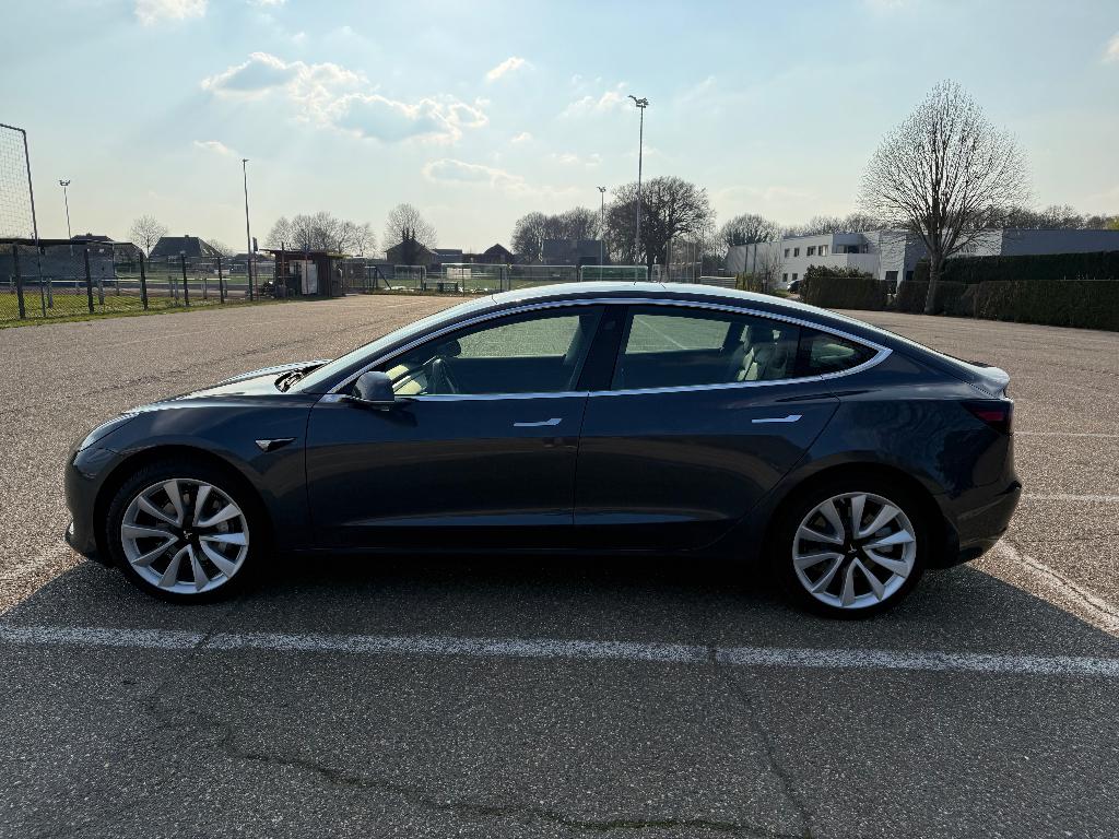 Tesla Model 3, Autos, Tesla, Particulier, Model 3, ABS, Caméra de recul, Phares directionnels, Régulateur de distance, Airbags