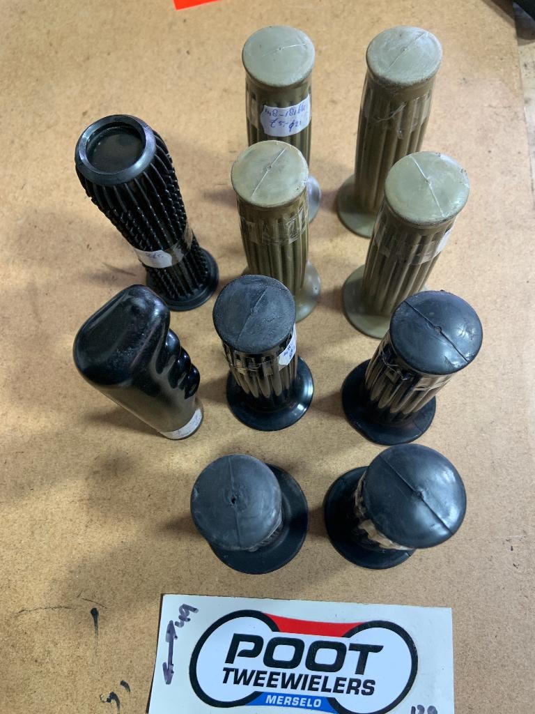 Poignées pour cyclomoteurs de 21 à 23 mm., Vélos & Vélomoteurs, Enlèvement, Utilisé