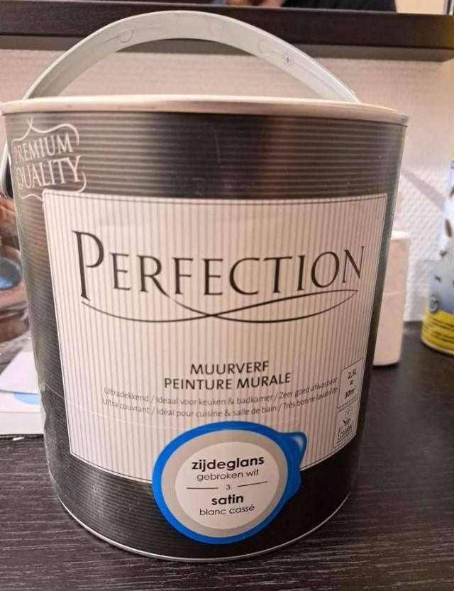 Peinture satin blanc cassé de la marque Perfection (2,5L), Bricolage & Construction, Peinture, Vernis & Laque, Comme neuf, Peinture