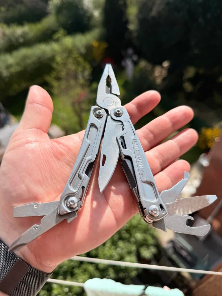 Multitool REV, Caravanes & Camping, Outils de camping, Enlèvement ou Envoi, Comme neuf