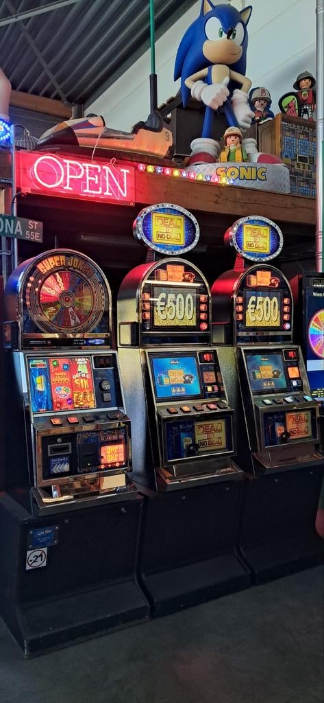 Grote partij gokkasten, Collections, Machines | Machines à sous, Enlèvement