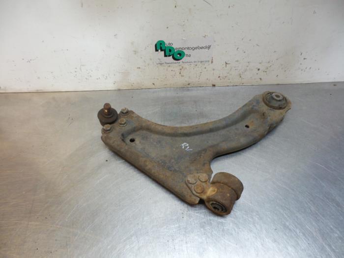 Bras de suspension avant droit d'un Opel Combo (Combo 02-), -, Opel, 3 mois de garantie, Utilisé