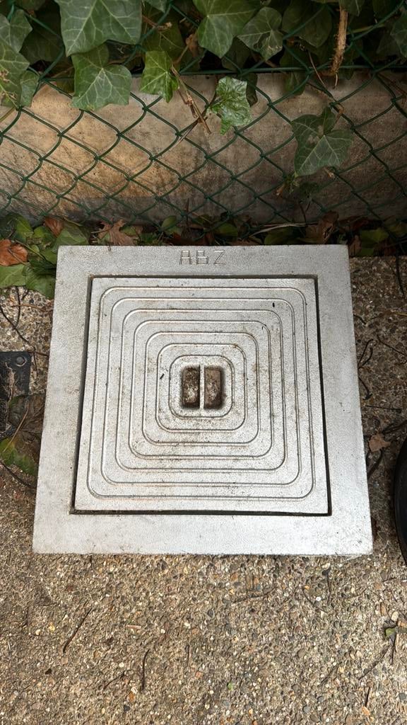 Putdeksel tuin, Enlèvement, Comme neuf