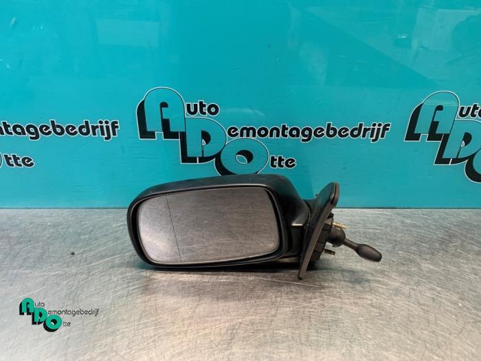 Buitenspiegel links van een Toyota Corolla (Corolla 96-), Auto-onderdelen, Gebruikt, -, -, Ophalen of Verzenden