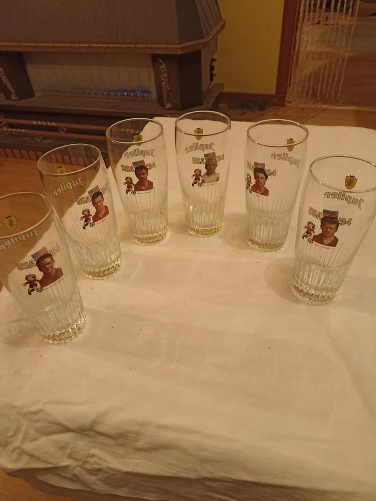 Série de 6 verres à bière avec photos de joueurs de foot., Enlèvement ou Envoi