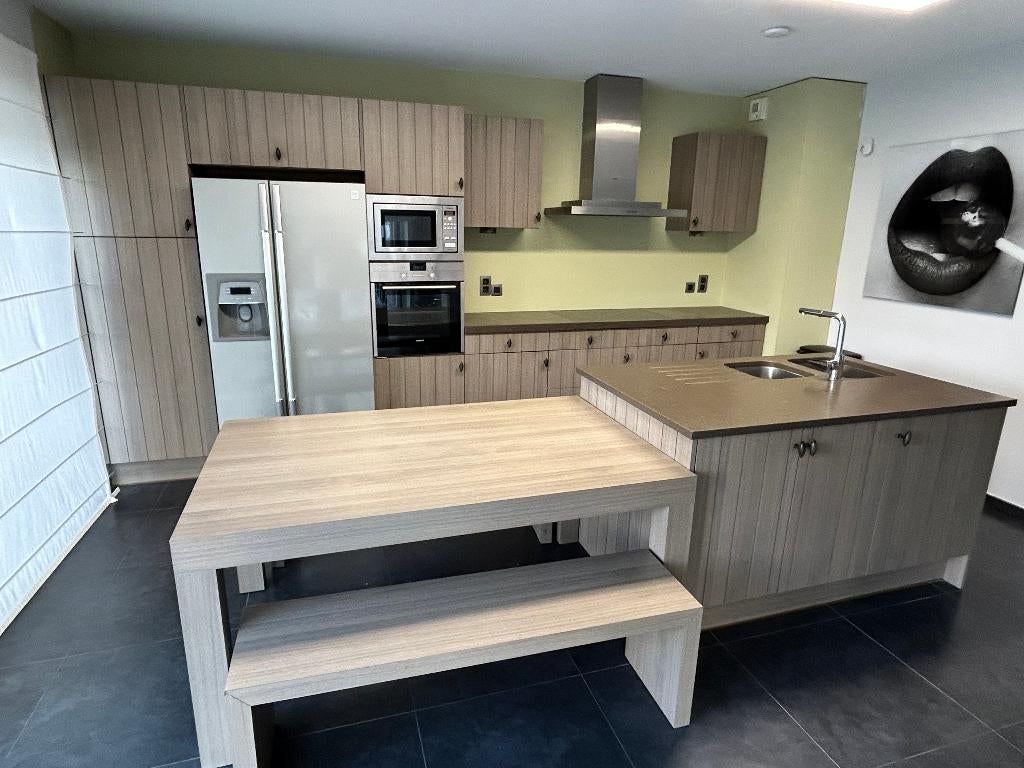 Grande cuisine avec îlot, Maison & Meubles, Cuisine | Cuisines complètes, Comme neuf, Autres types, Brun, Bois, Avec îlot, Enlèvement