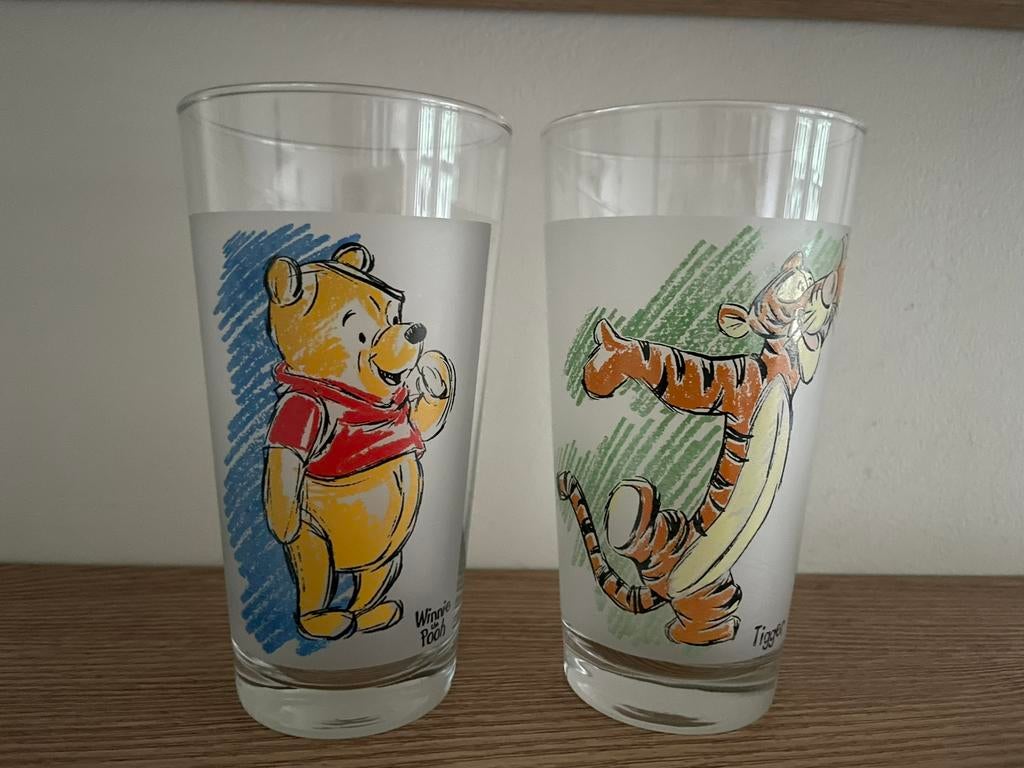 Vintage set van 2 hoge glazen van Winnie The Pooh (Disney), Collections, Verres & Petits Verres, Enlèvement ou Envoi, Utilisé