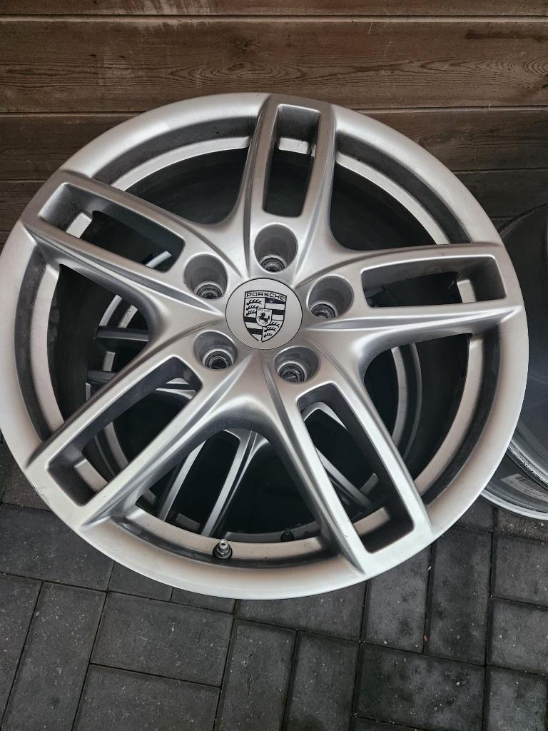 Nieuwe velgen Porsche Cayenne, Ophalen, Nieuw, Terreinwagen, Velg(en)