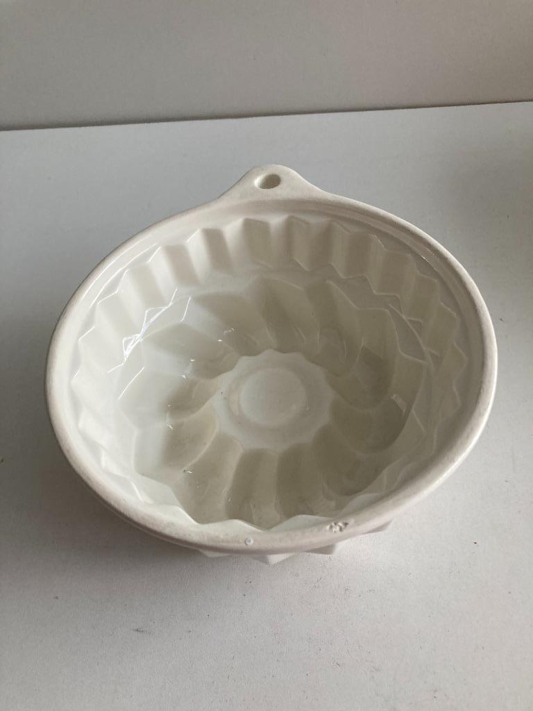 Kleine ronde puddingvorm in keramiek ( wit ), Ophalen of Verzenden