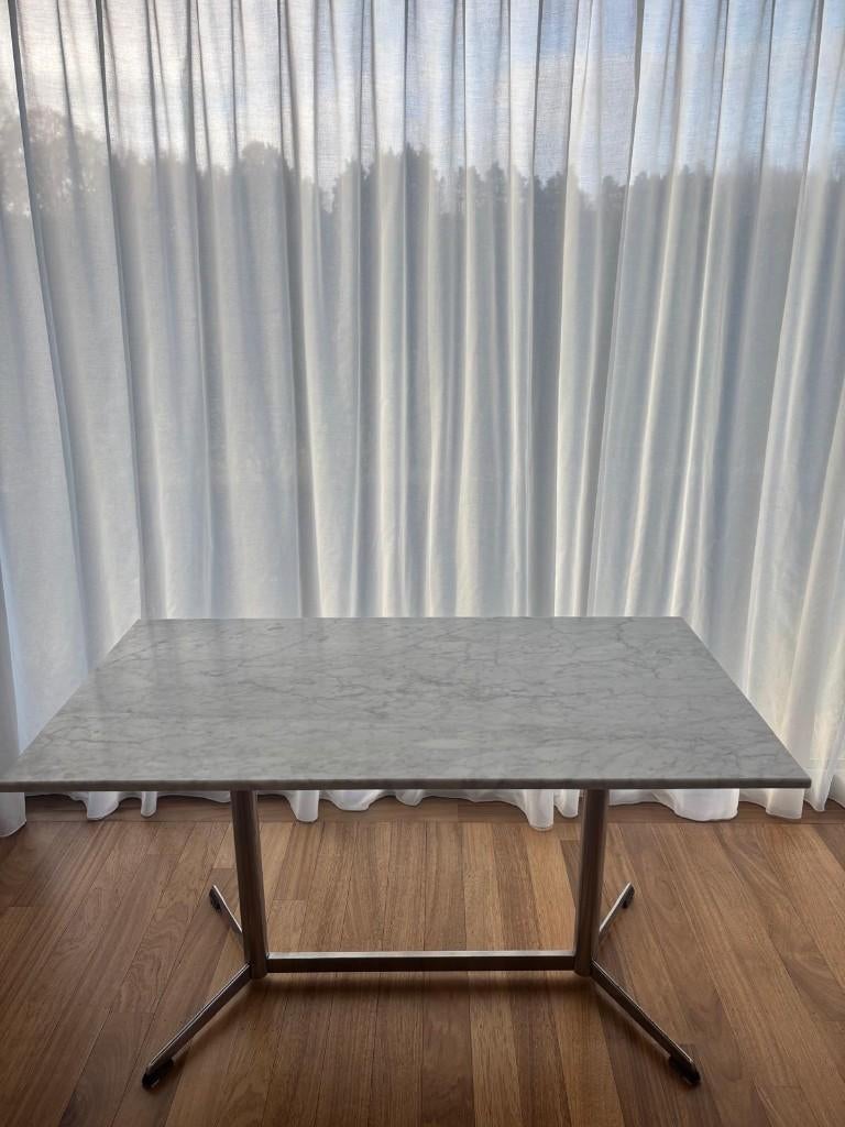 Bureau met mooi marmeren blad, Huis en Inrichting, Bureaus, Ophalen, Gebruikt