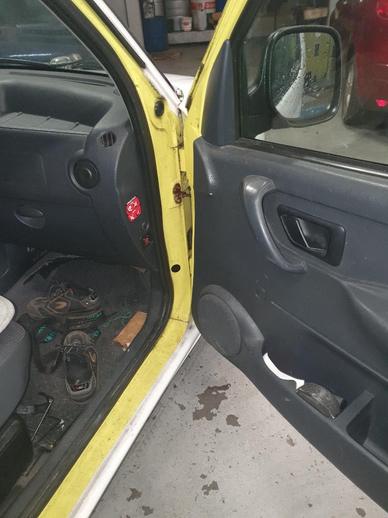 Citroen Berlingo 1.6 hdi 2008, Autos, Camionnettes & Utilitaires, Particulier, Vitres électriques, Citroën, Diesel, Euro 4, 5 portes