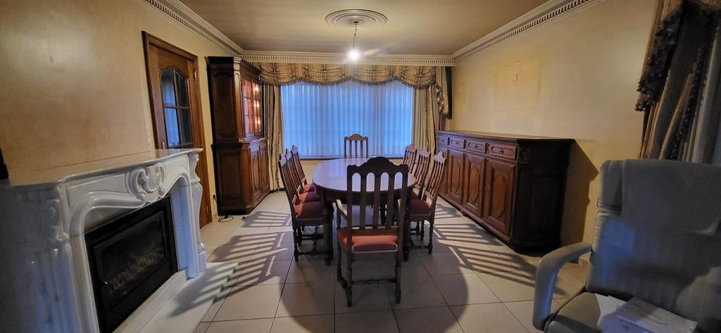 Volledige eetkamer, Ophalen