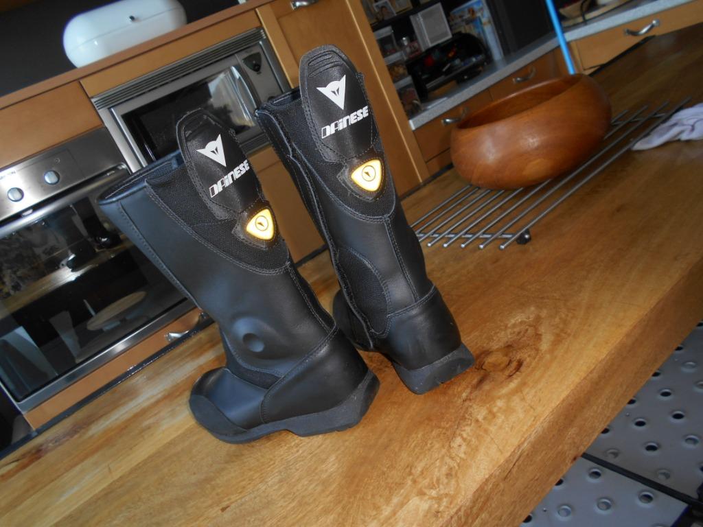 DAINESE...bottes de moto  37...parfait état, Motos, Enlèvement ou Envoi, Seconde main, Bottes