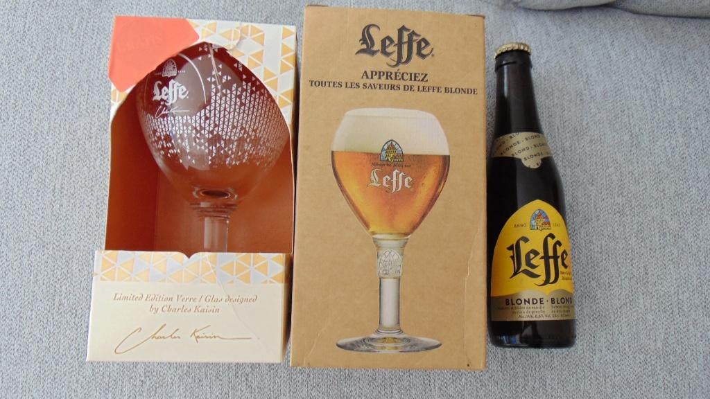 2 verres Leffe avec un vieux Leffe, Enlèvement ou Envoi, Comme neuf, Leffe
