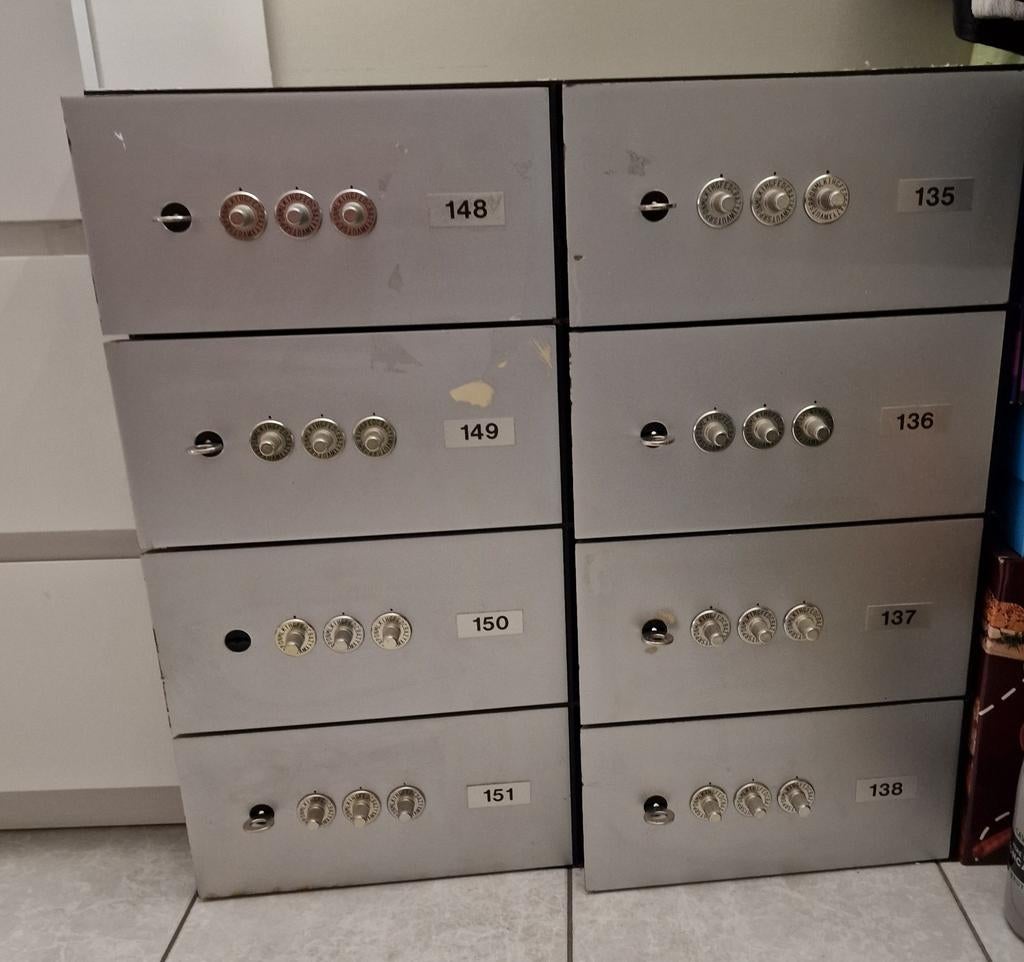 Bankkluizen 4 of 8 stuks