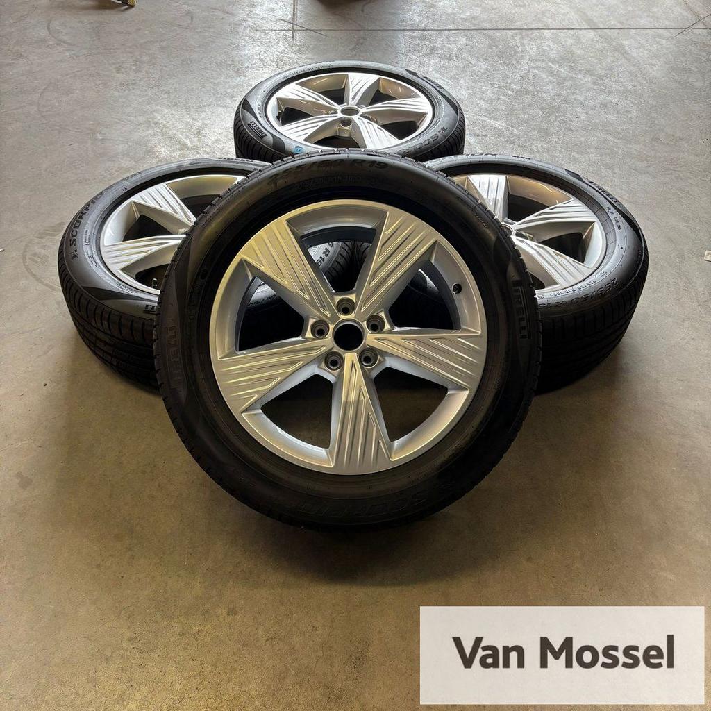 Audi Q4 E-tron Pirelli Scorpion 235/55/R19 101T 255/50/R19 1, 19 inch, Gebruikt, -, -