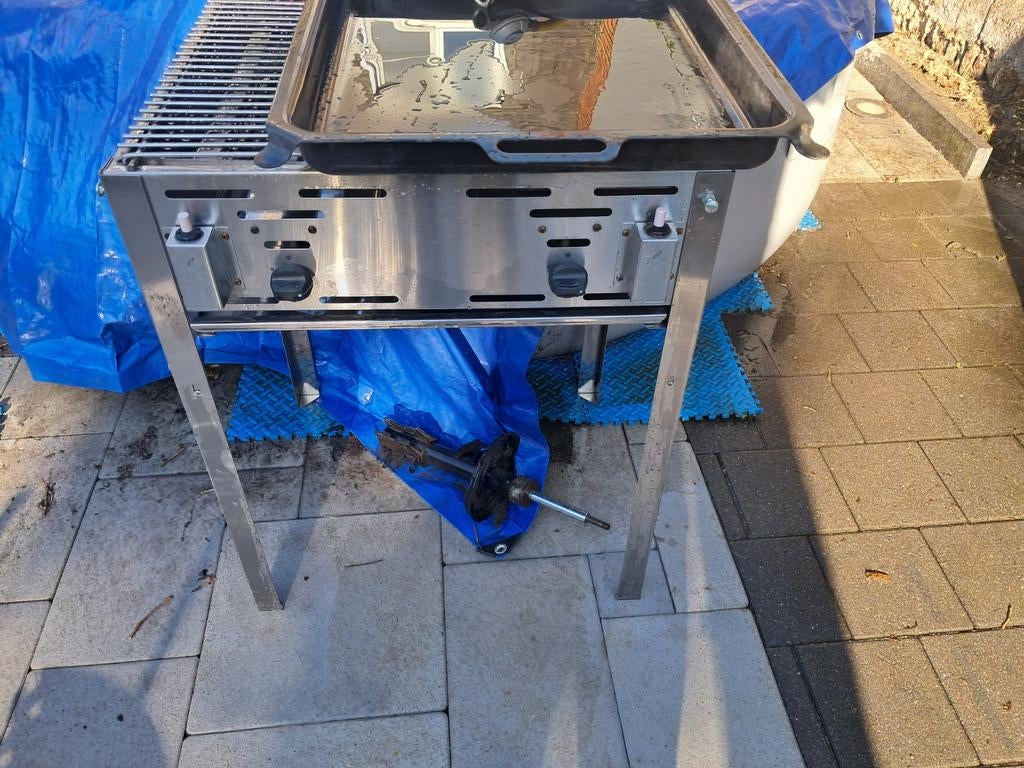 HENDI maxi gas bbq met hamburgerplaat goede staat, Enlèvement, Comme neuf