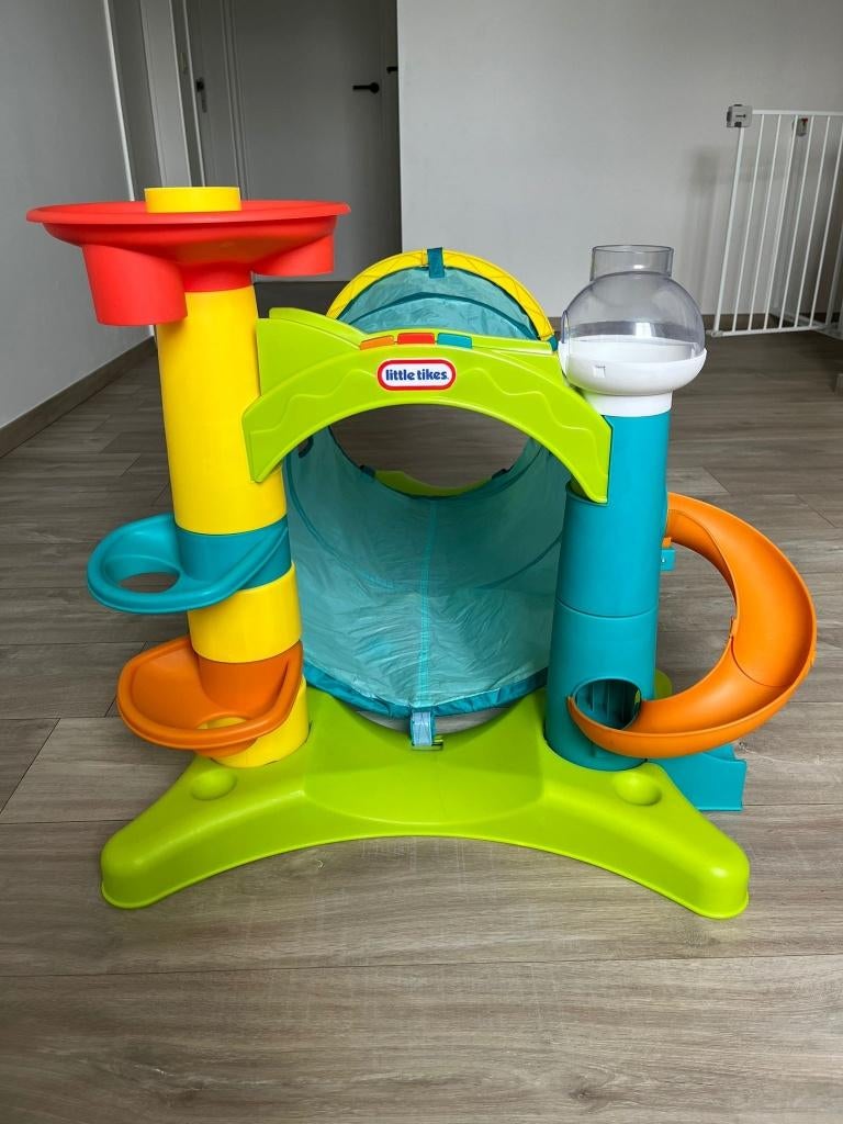 Little Tikes 2-in-1 Activity Tunnel, Enfants & Bébés, Jouets | Jouets de bébé, Comme neuf, Baby Gym, Sonore, Enlèvement ou Envoi