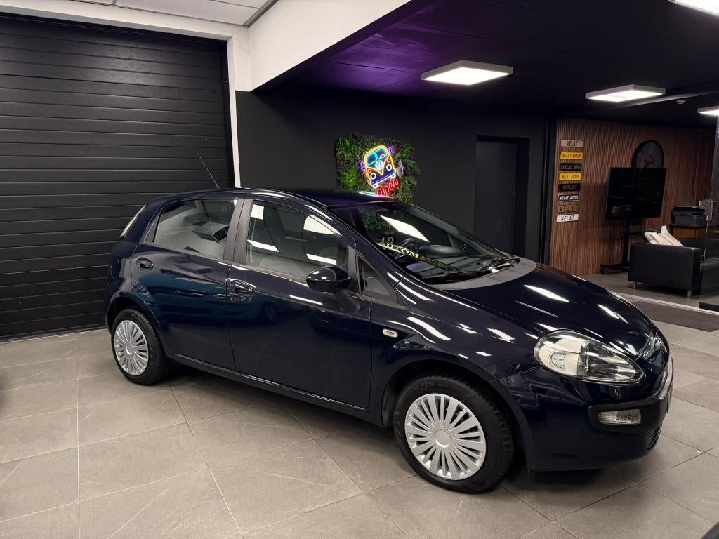 FIAT PUNTO 2011 BENZINE AUTOMAAT 60.000 KM, Auto's, Fiat, Euro 5, 139 g/km, Zwart, Blauw