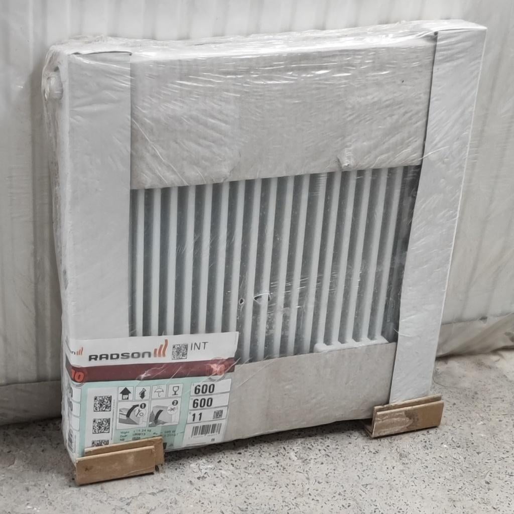 Seulement 50€ !!! - Radson - Radiateur à panneaux - Integra, Bricolage & Construction, Chauffage & Radiateurs, Enlèvement, Neuf