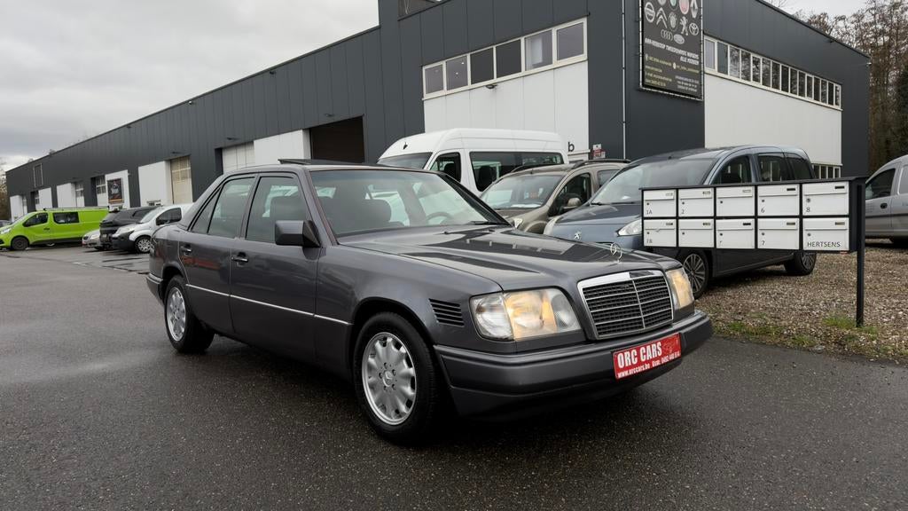 Mercedes-Benz E 250 D OLDTiMER AUTOMAAT NEW STAAT, Auto's, Mercedes-Benz, Bedrijf, Te koop, E-Klasse, ABS, Airbags, Alarm, Boordcomputer