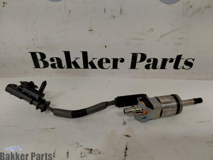 Injector (benzine injectie) van een Volvo V60, Gebruikt, -, -, Volvo