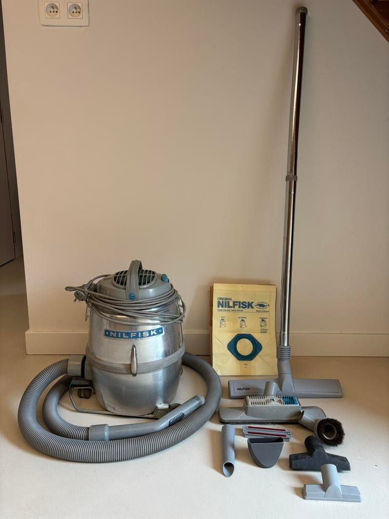 Nilfisk Stofzuiger incl. toebehoren, Elektronische apparatuur, Stofzuigers, Ophalen, Gebruikt, Stofzuiger