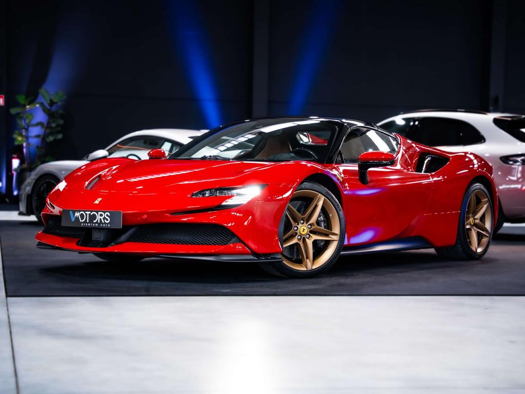 Ferrari SF90 Spider 4.0 V8 PHEV - Asseto Fiorano Pack - VAT, 8 cilinders, Cabriolet, Leder, Hybride Elektrisch/Benzine