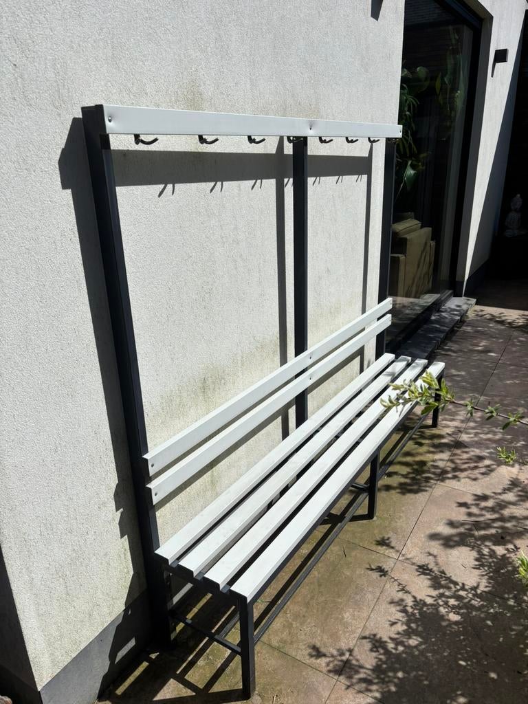 Buitenbank, kleedkamer, tennis, Ophalen, Zo goed als nieuw